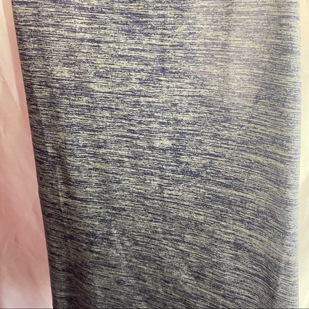 Alive Magnetics Blue Heathered Workout Tank, size Medium - Picture 7 of 8